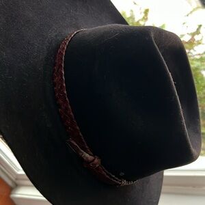 Akubra size 63